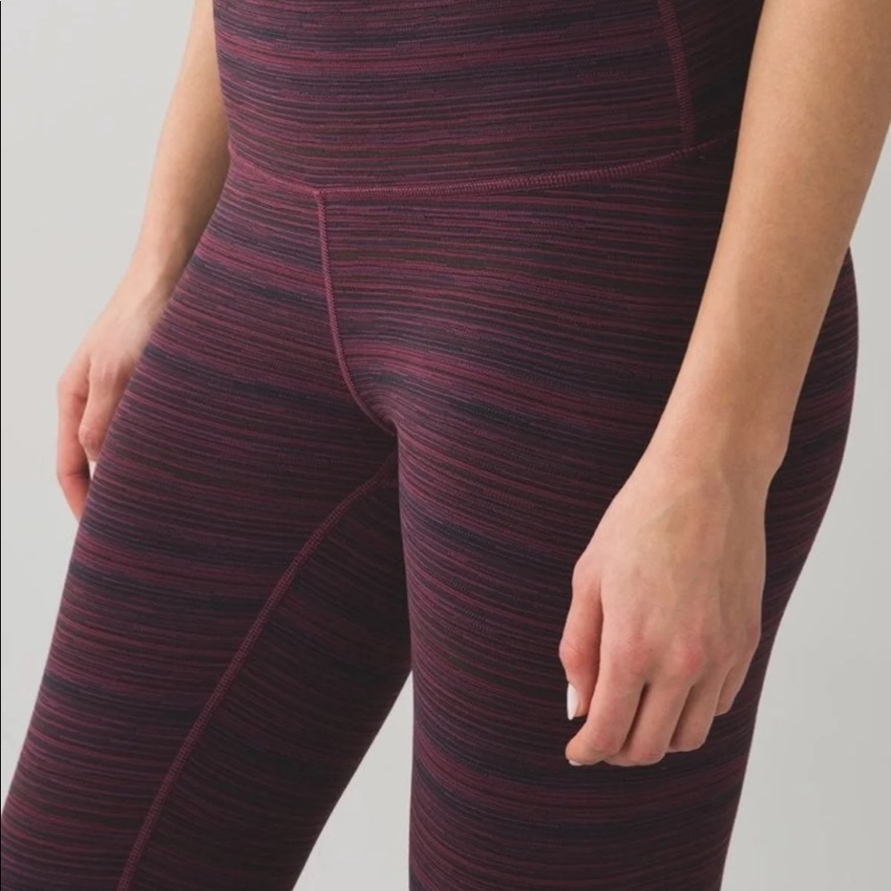 Lululemon under under crop legging